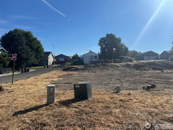 1066 Corum Circle #6 & 7, East Wenatchee, WA 98802