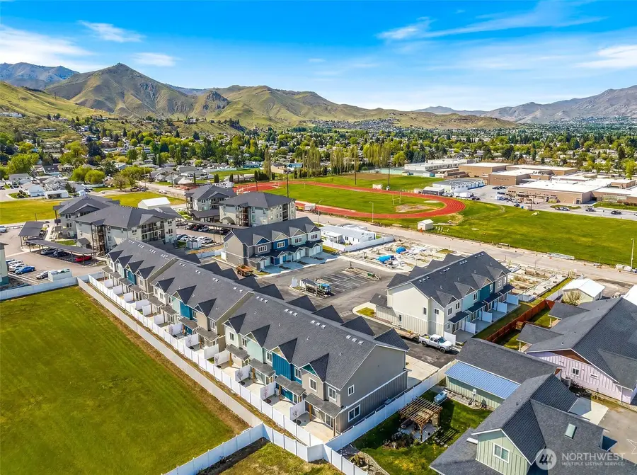 1075 Red Apple Road #E18, Wenatchee, WA 98801 - #3