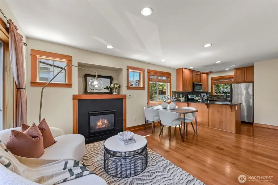 4105 Fremont Avenue N #A, Seattle, WA 98103 - #3