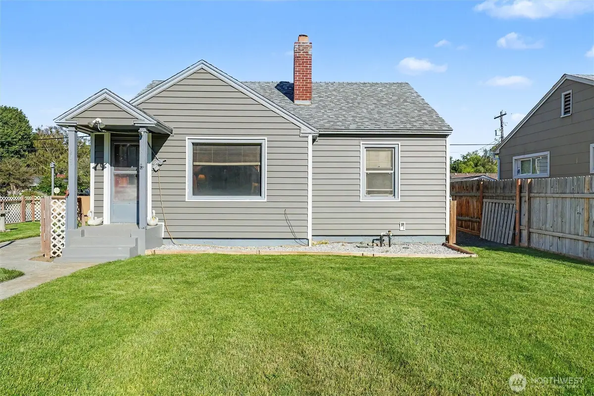 204 E Street Sw, Ephrata, WA 98823 - #1