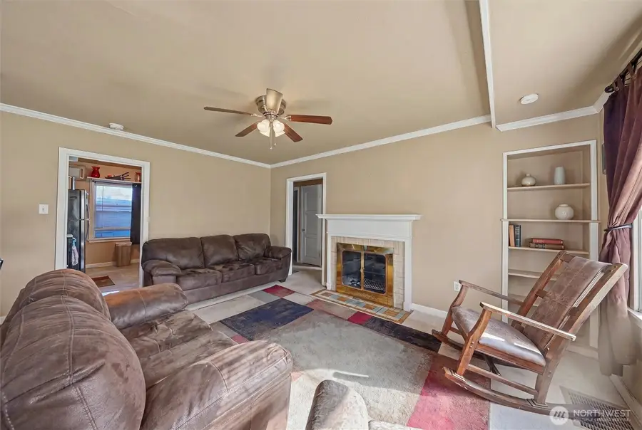 204 E Street Sw, Ephrata, WA 98823 - #3