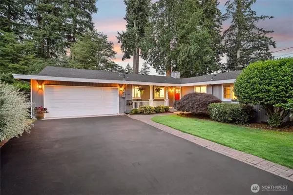 5121 Sunset Drive W, University Place, WA 98467