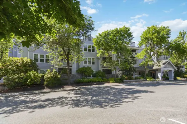 3941 226th Place Se #103, Issaquah, WA 98029