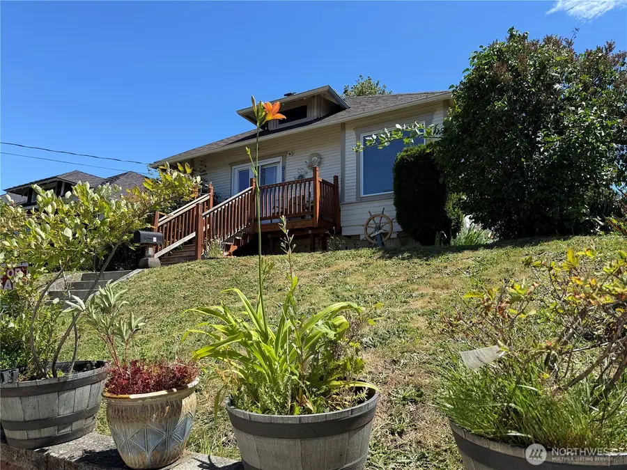 914 Pacific Avenue, Bremerton, WA 98337 - #2