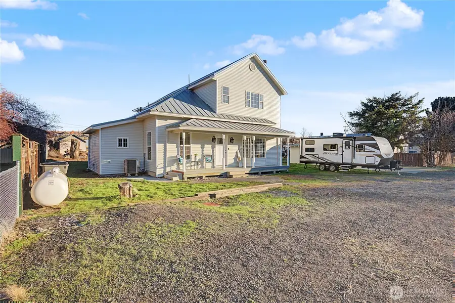 225 S D, Washtucna, WA 99371 - #2