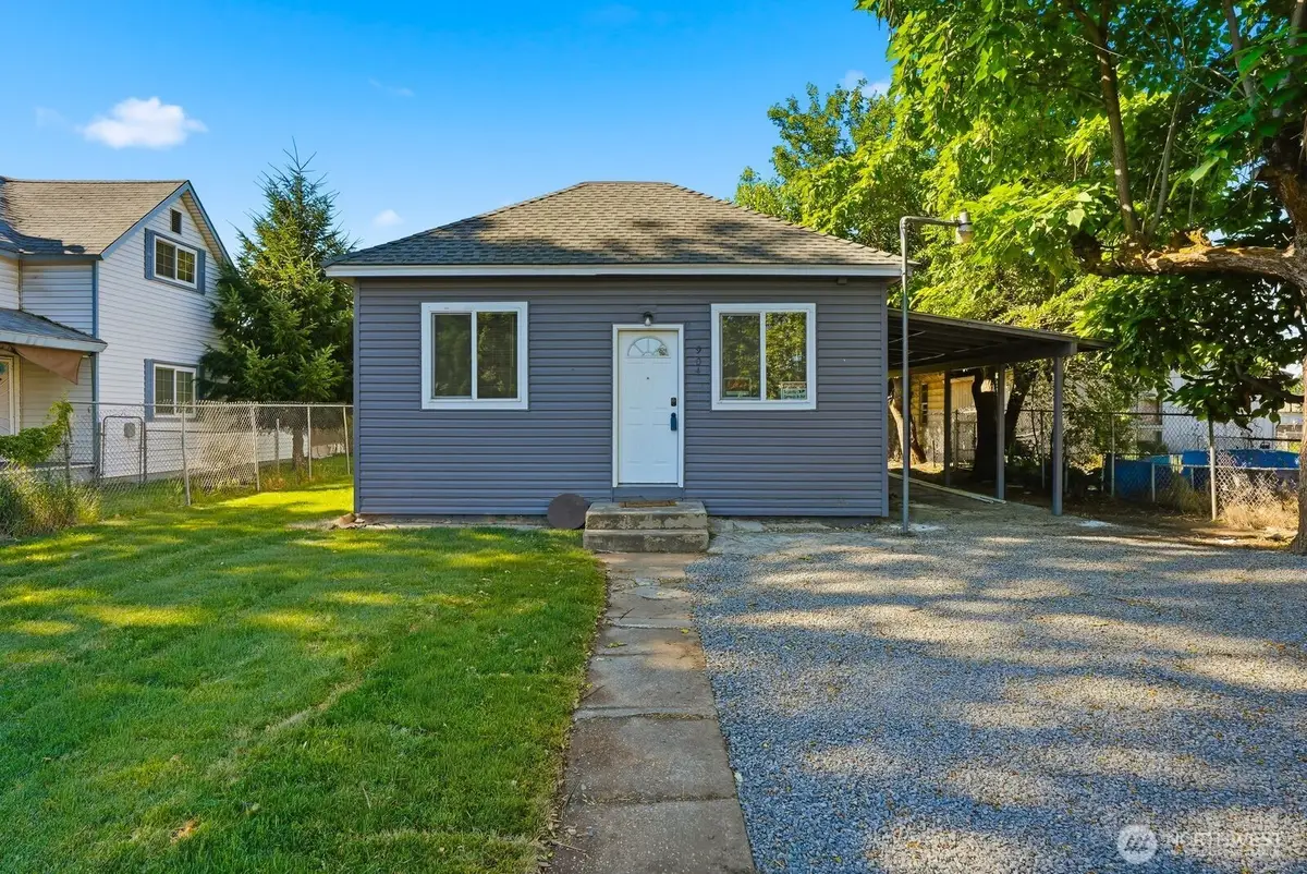 904 E La Salle, Yakima, WA 98901 - #1