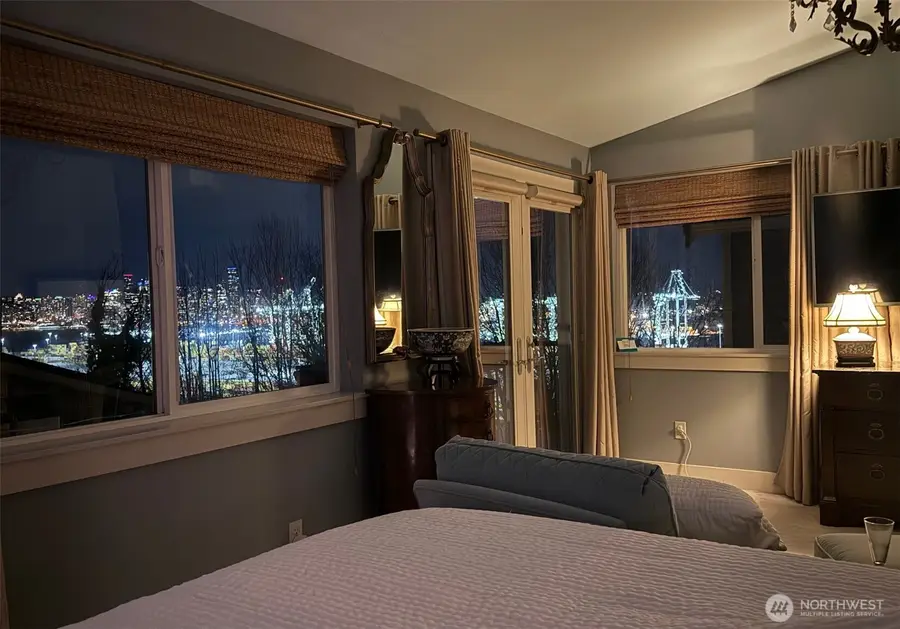 3414 33rd Avenue Sw, Seattle, WA 98126 - #2