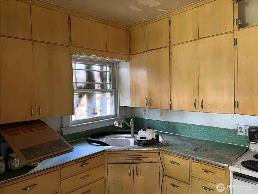 212 Ash Street S, Omak, WA 98841 - #2