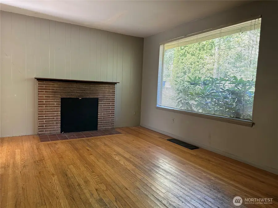 15833 15th Avenue Ne, Shoreline, WA 98155 - #3