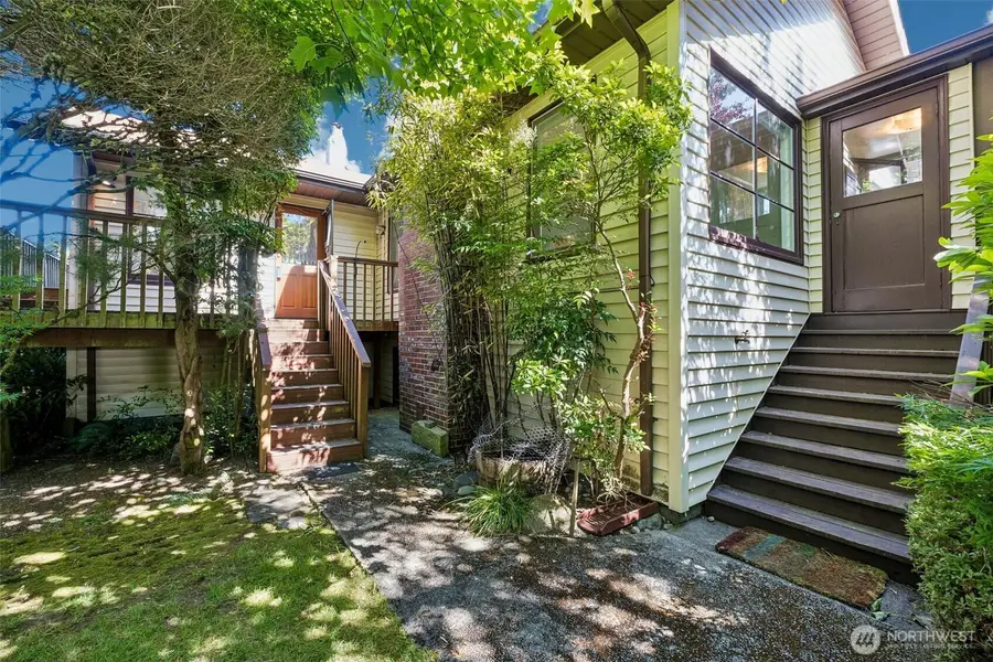 8812 Dibble Avenue Nw, Seattle, WA 98117 - #3