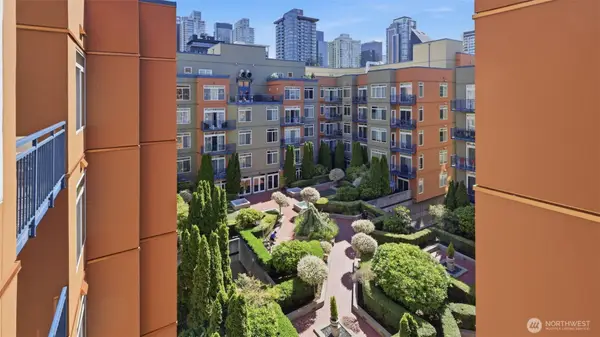 2414 1st Avenue #702, Seattle, WA 98121