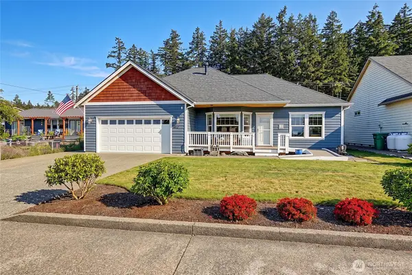 1612 Country Club Drive, Camano Island, WA 98282