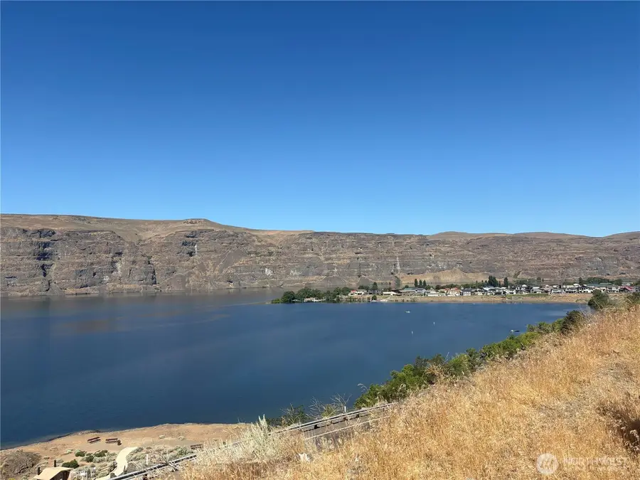 1422 SW Sunland Road #7 and 8, Quincy, WA 98848 - #2