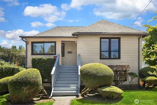 3527 S Hudson Street Ct, Seattle, WA 98118