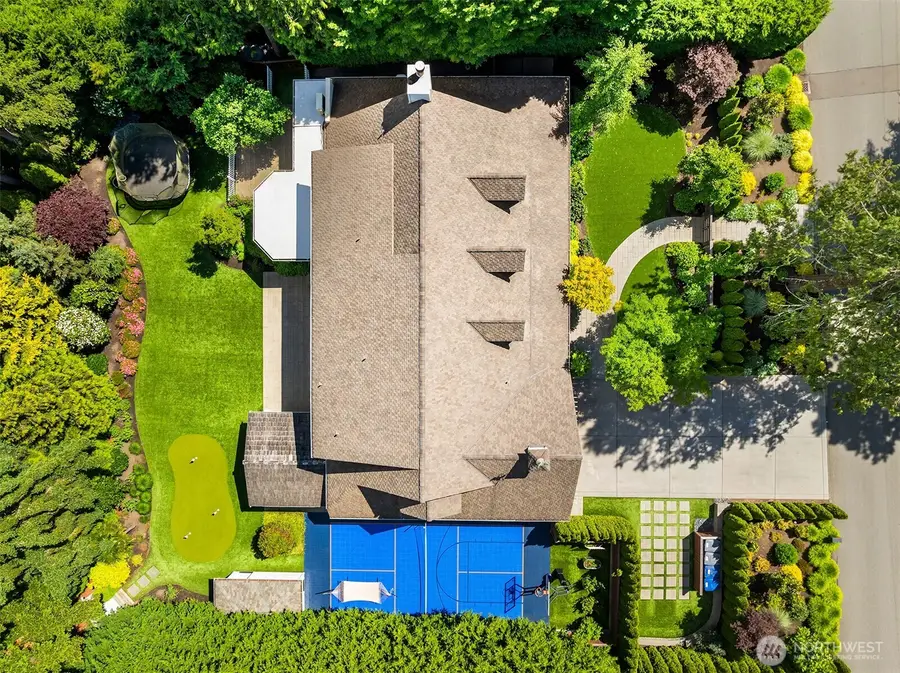 2042 77th Avenue Ne, Medina, WA 98039 - #2