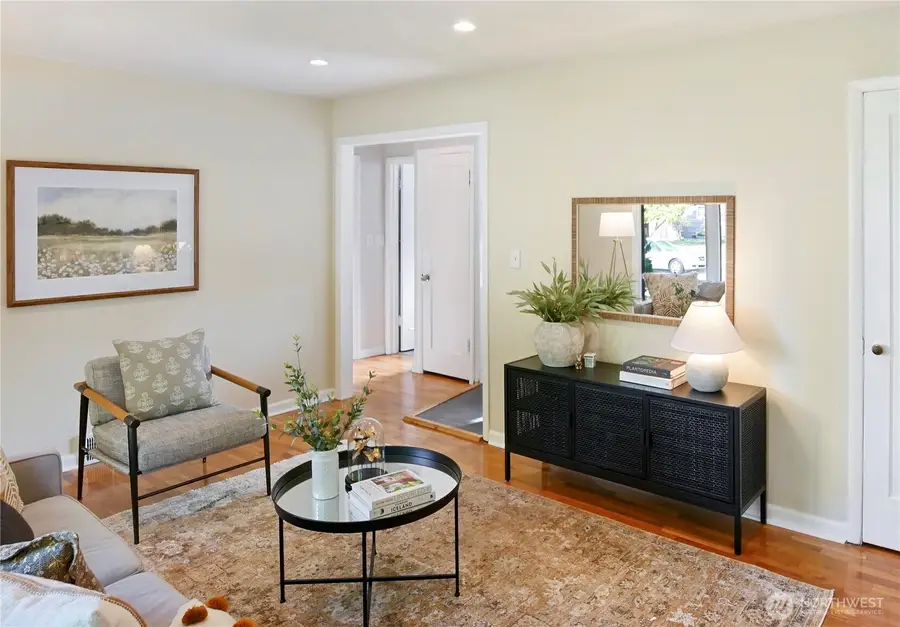 9219 30th Avenue Sw, Seattle, WA 98126 - #3