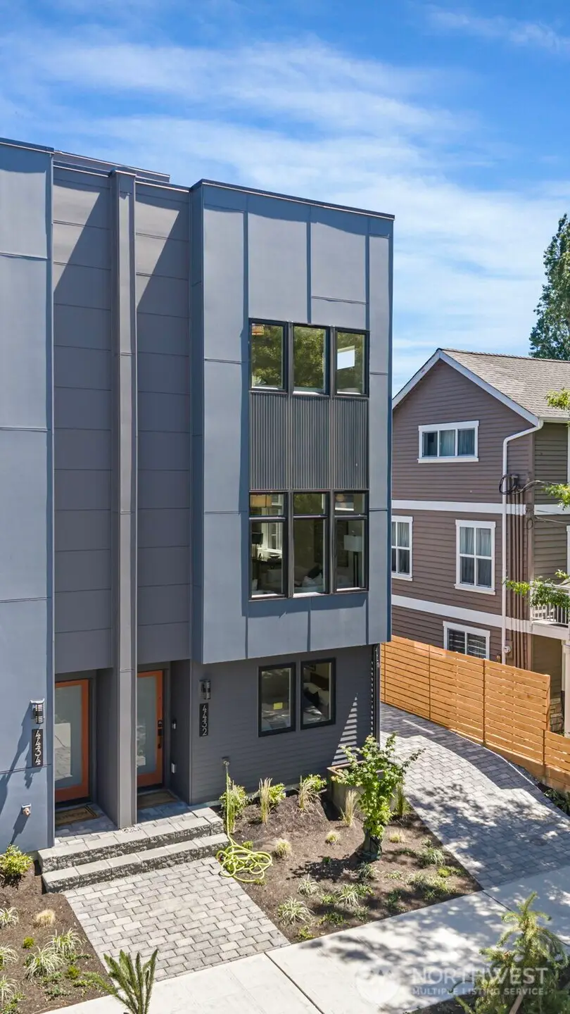 4432 Dayton Avenue N, Seattle, WA 98103 - #3