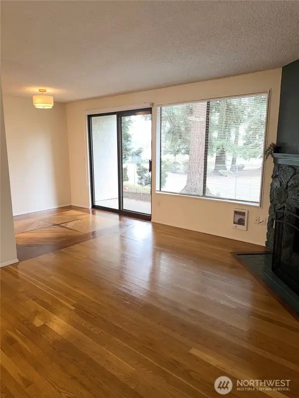 12510 NE 117th Place #B3, Kirkland, WA 98034