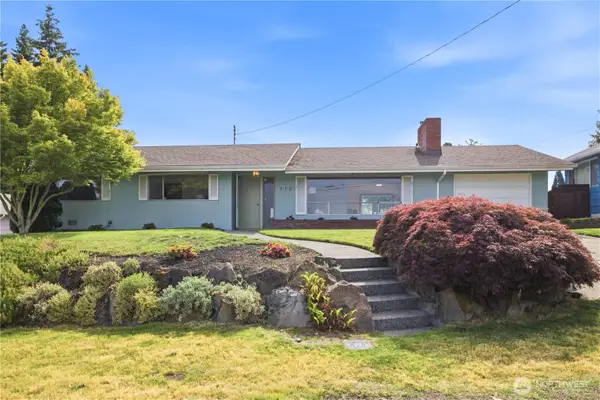 812 Alvord Avenue N, Kent, WA 98031