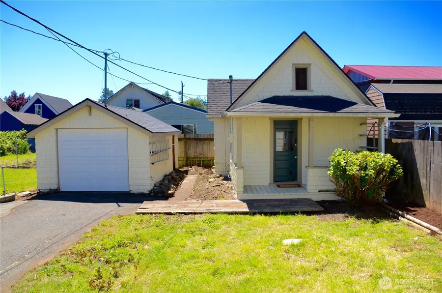 446 Eklund Avenue, Hoquiam, WA 98550 - #3