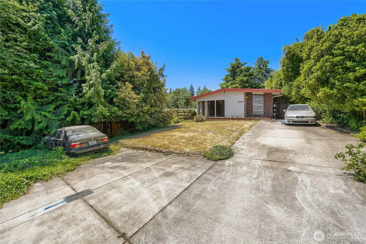 16615 10th Avenue Sw, Burien, WA 98166 - #1