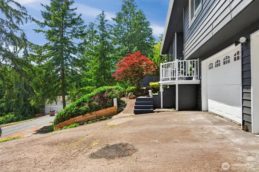 2678 Maplewood Drive, Longview, WA 98632 - #2
