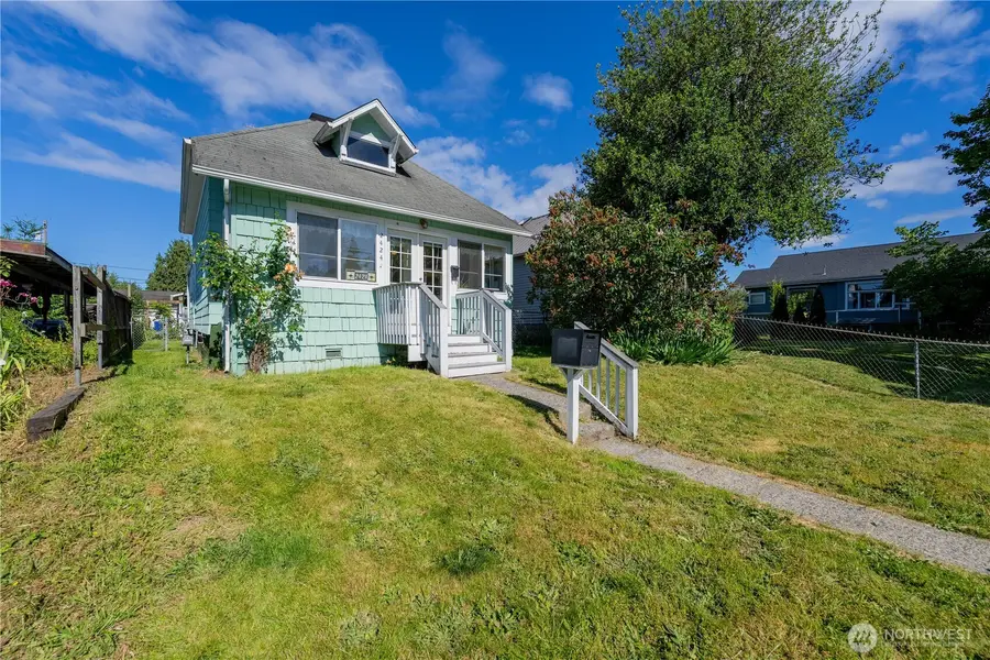 2424 Cleveland Avenue, Everett, WA 98201 - #2