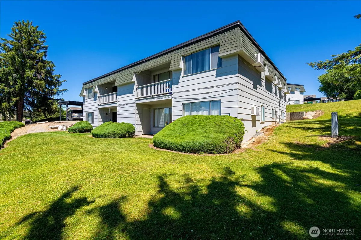 933 N Baker Avenue #1-16, East Wenatchee, WA 98802 - #1