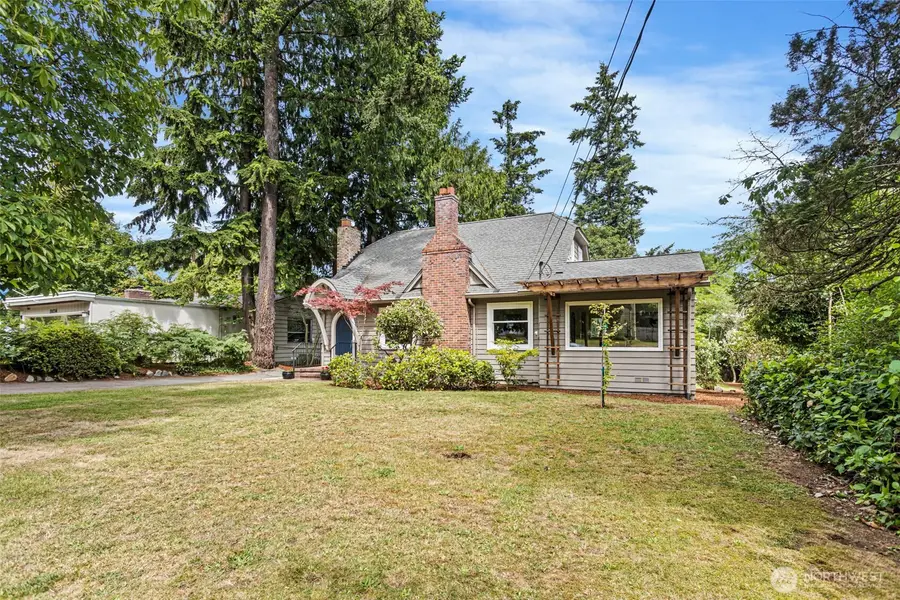 11048 23rd Avenue Ne, Seattle, WA 98125 - #3