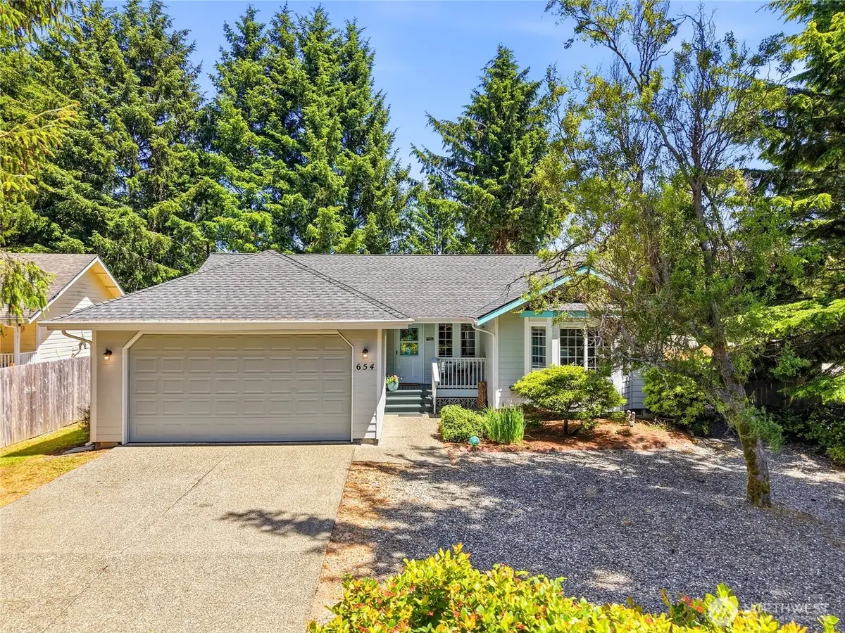 654 Woodland Loop Ne, Ocean Shores, WA 98569 - #1