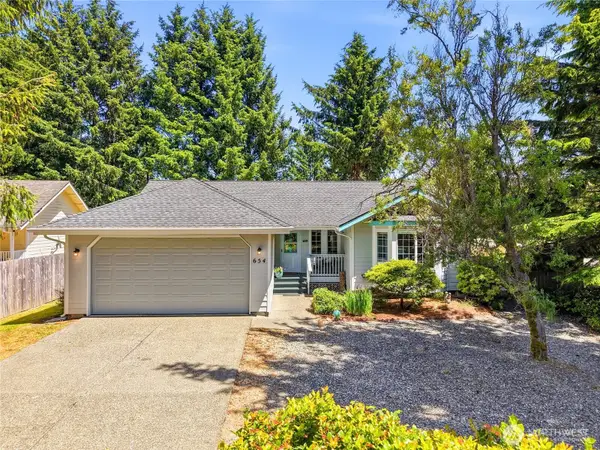 654 Woodland Loop Ne, Ocean Shores, WA 98569