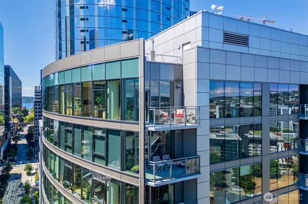 820 Blanchard Street #1905, Seattle, WA 98121