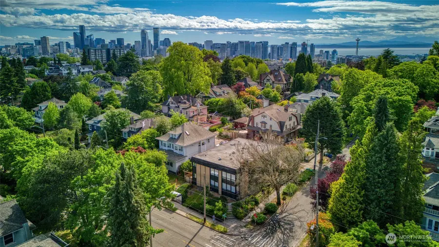 1441 E Aloha Street, Seattle, WA 98112 - #2