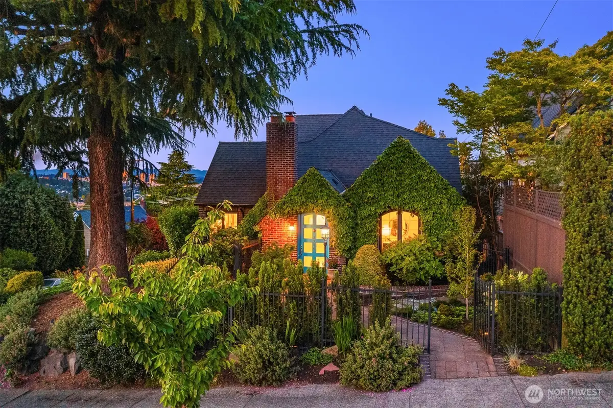 2556 1st Avenue N, Seattle, WA 98109 - #1
