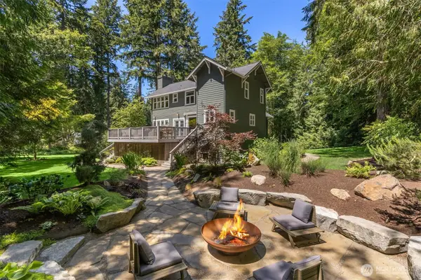 8219 NE New Brooklyn Road, Bainbridge Island, WA 98110