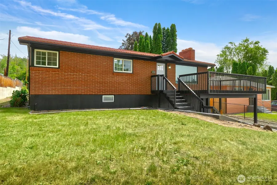 909 S 23rd Avenue, Yakima, WA 98902 - #3