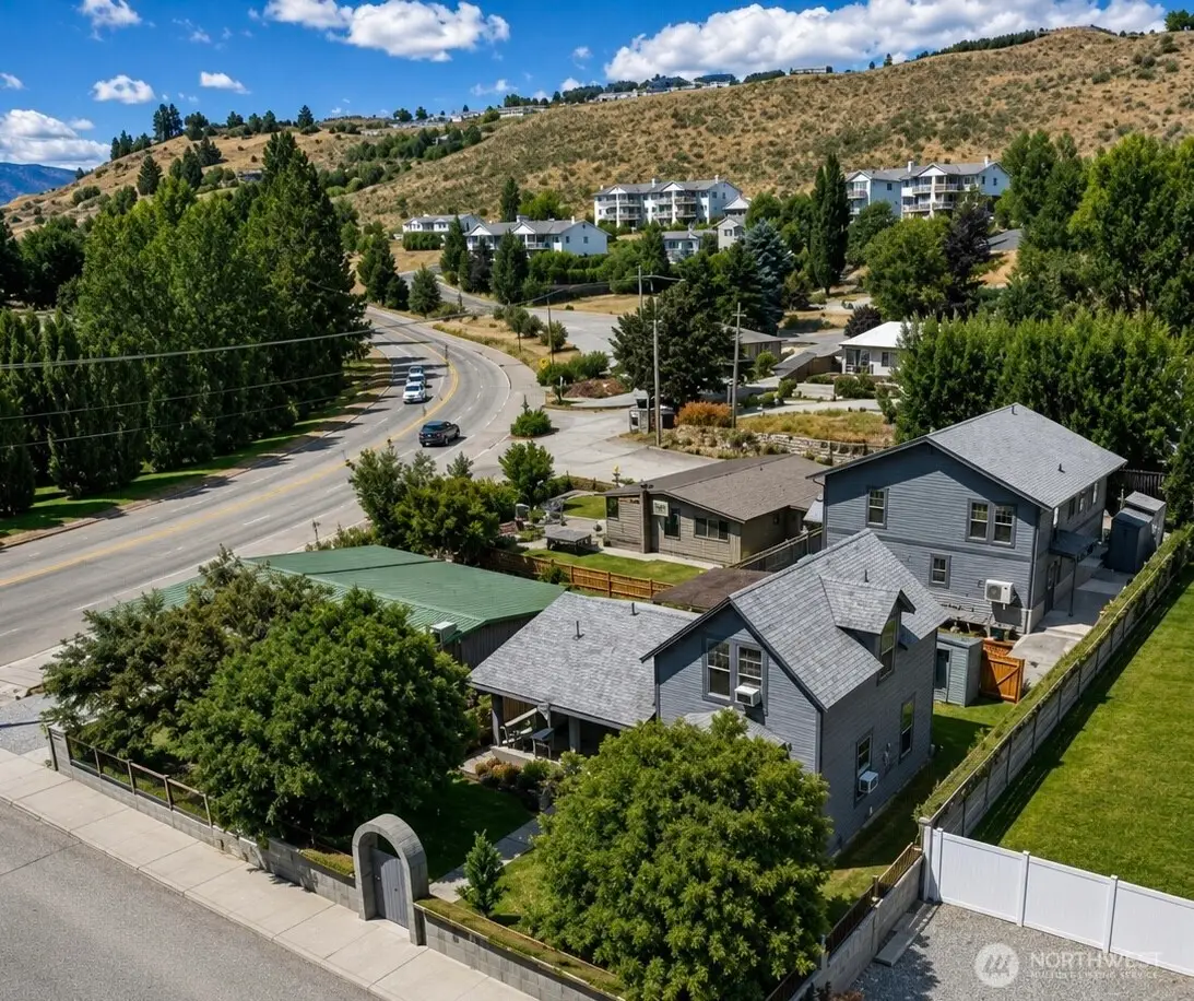 330 W Highland Avenue, Chelan, WA 98816 - #1