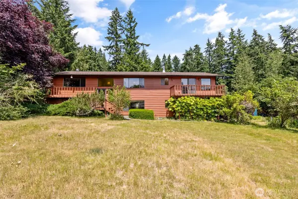 5359 Ruby Place Ne, Bainbridge Island, WA 98110