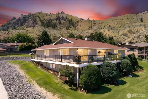 1202 S Hills Drive, Wenatchee, WA 98801