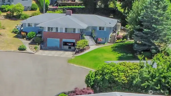 1917 Willow Lane W, University Place, WA 98466