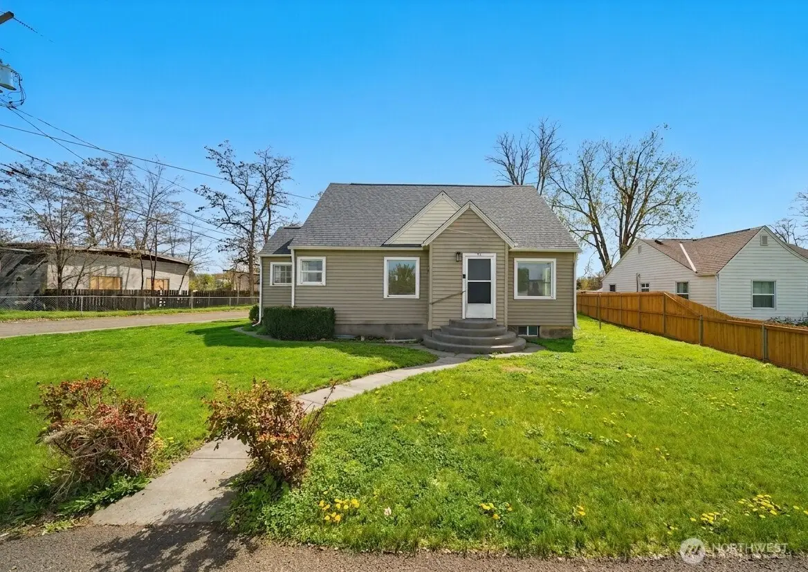 70 NE Rose Street, College Place, WA 99324 - #1