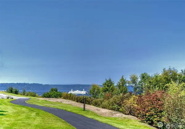 61 Pine Street #105, Edmonds, WA 98020