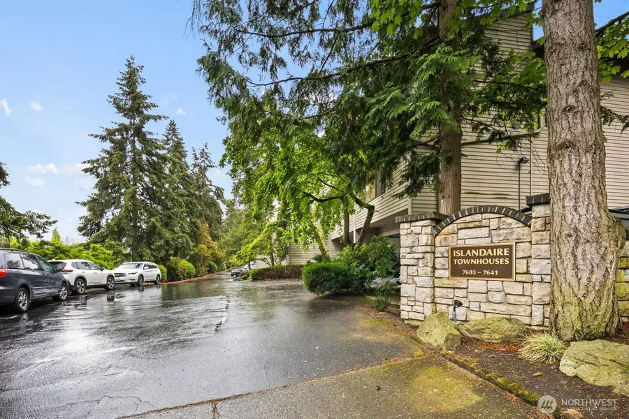 7639 SE 29th Street, Mercer Island, WA 98040 - #3