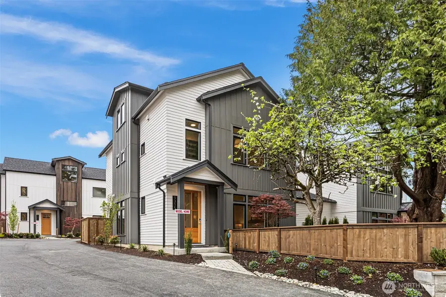 9315 132nd Avenue Ne, Kirkland, WA 98033 - #2