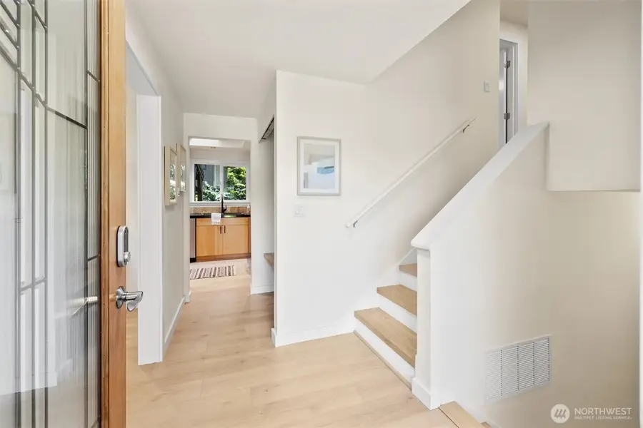 14284 120th Place Ne, Kirkland, WA 98034 - #3