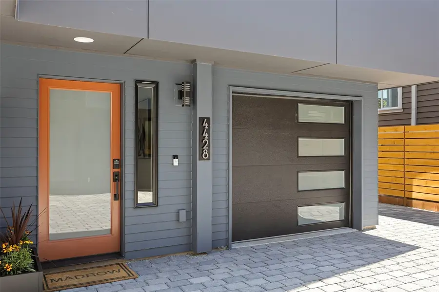 4428 Dayton Avenue N, Seattle, WA 98103 - #2