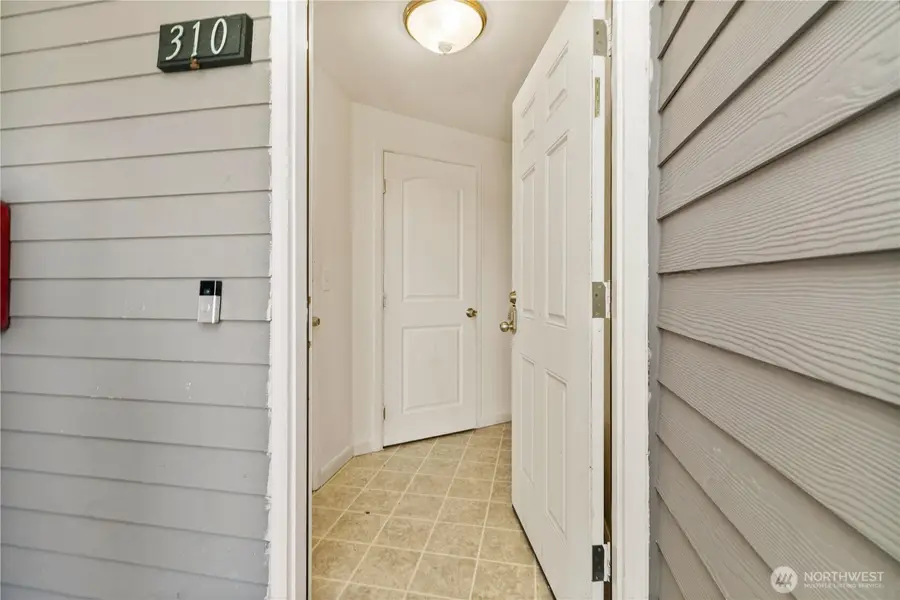 9917 Holly Drive #B310, Everett, WA 98204 - #3
