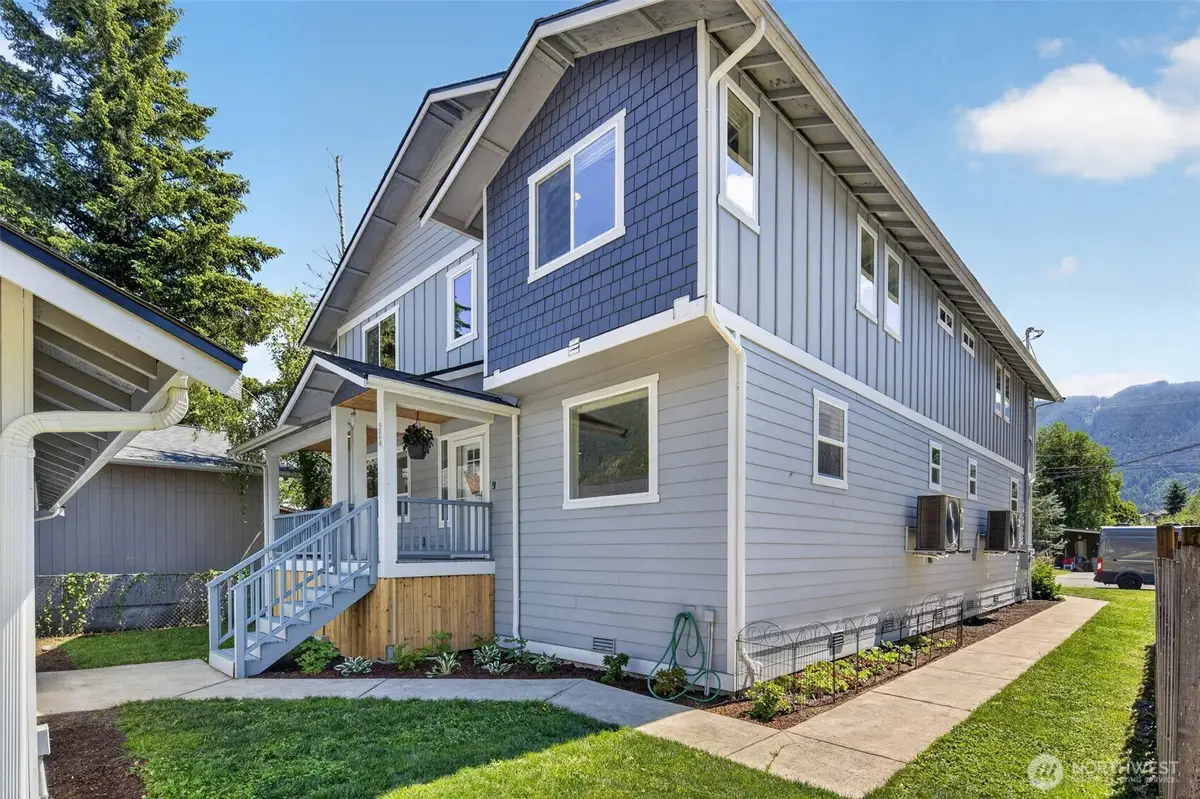 324 E 2nd Street #B, North Bend, WA 98045 - #1