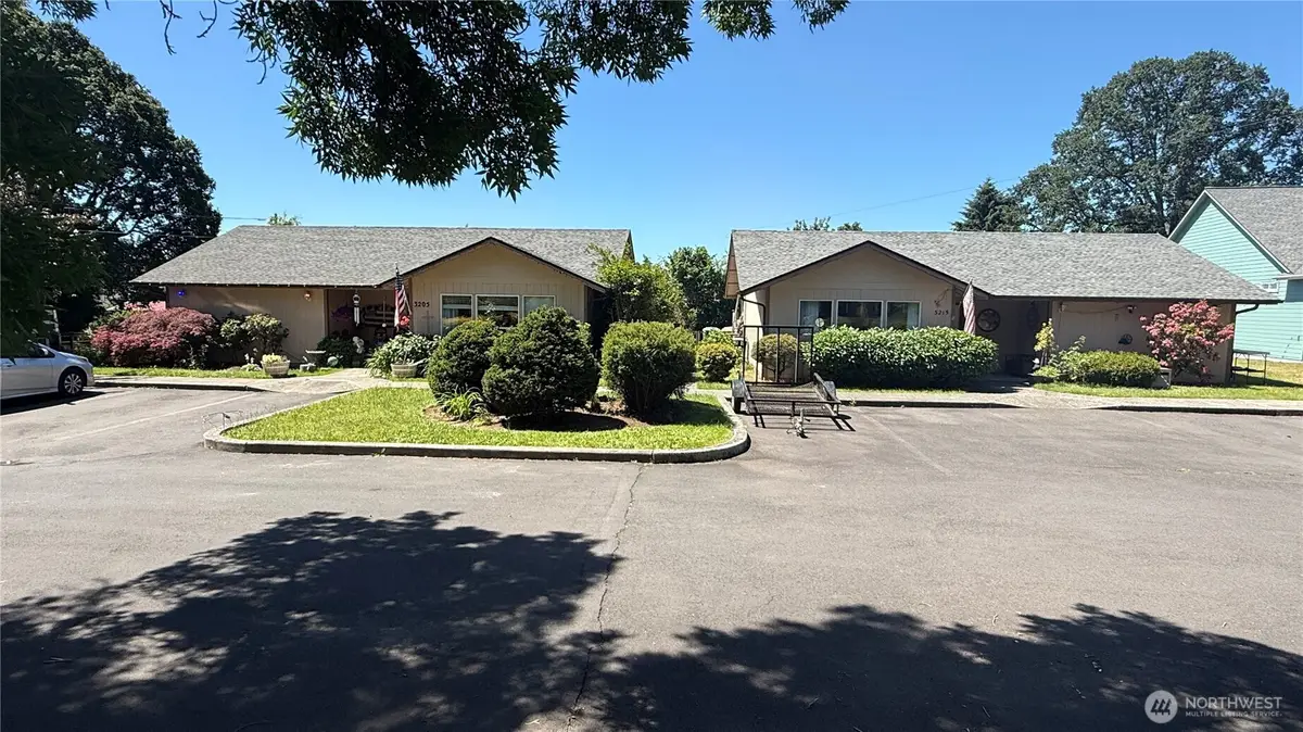 3205 Pacific Way, Longview, WA 98632 - #1