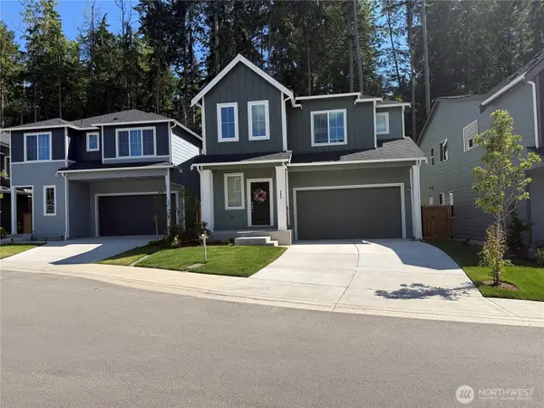 292 NE Shadowhawk Lane, Bremerton, WA 98311